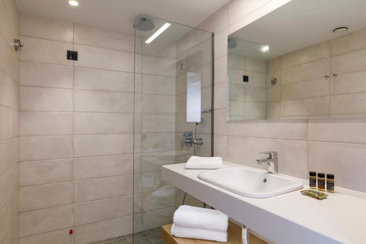 Aquarium View Hotel 4 *