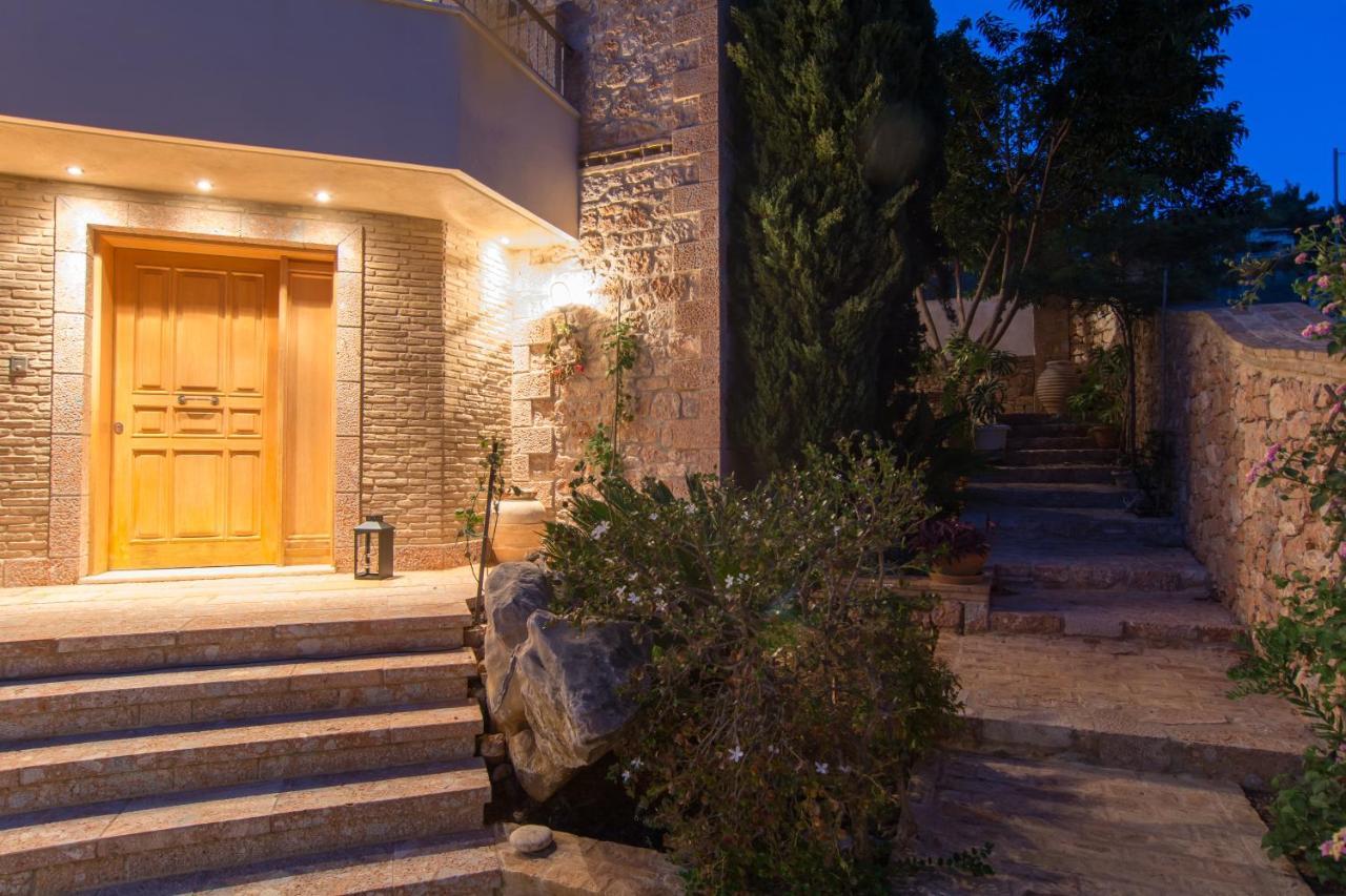 Villa Maira Luxurious With Private Swimming Pool