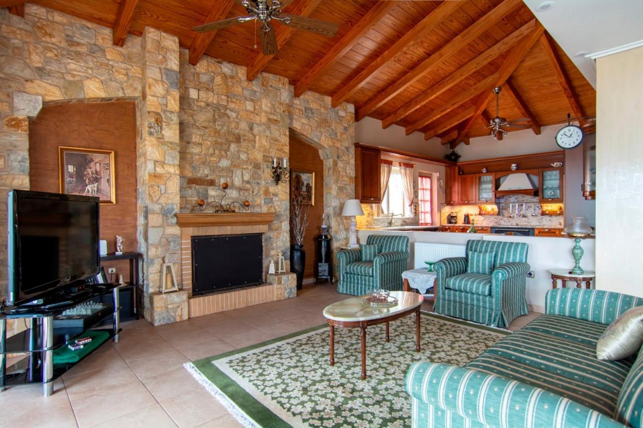 Villa Maira Luxurious With Private Swimming Pool