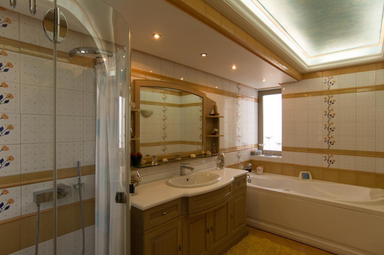 Villa Maira Luxurious With Private Swimming Pool