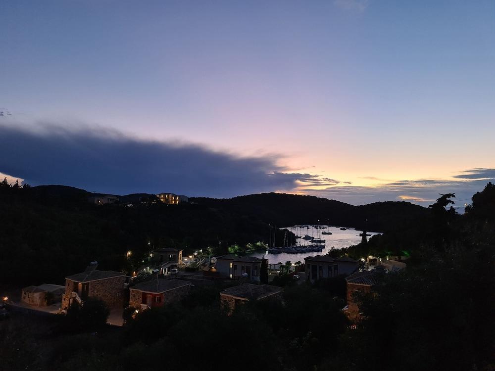 Edem Studios & Apartments 