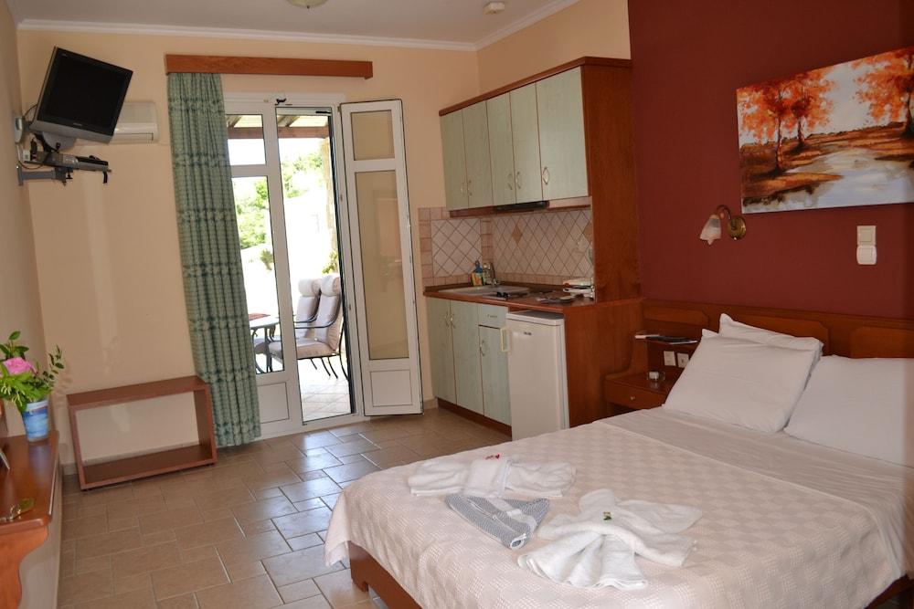 Edem Studios & Apartments  - pic #3