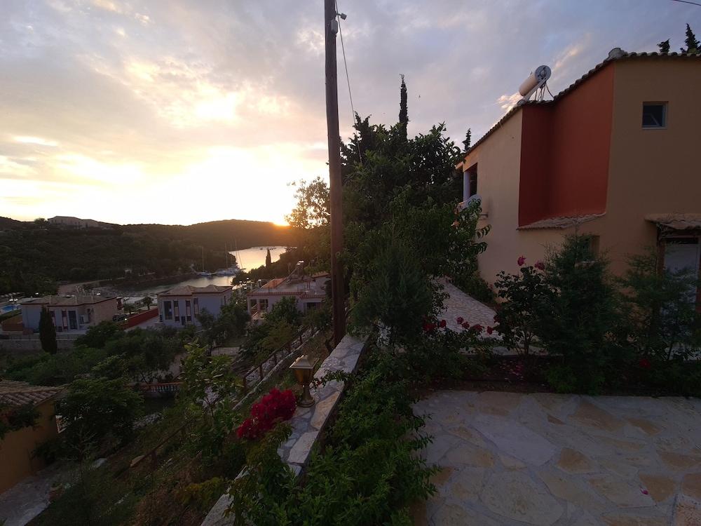 Edem Studios & Apartments 