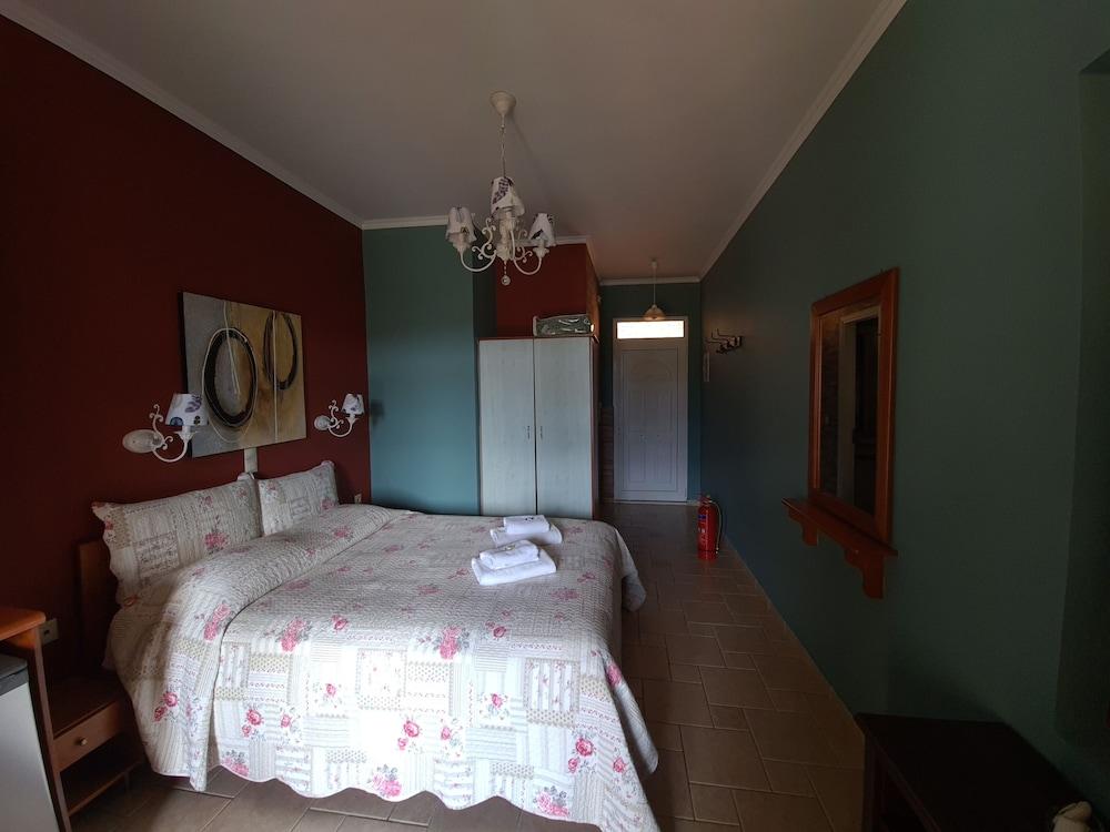 Edem Studios & Apartments  - pic #4