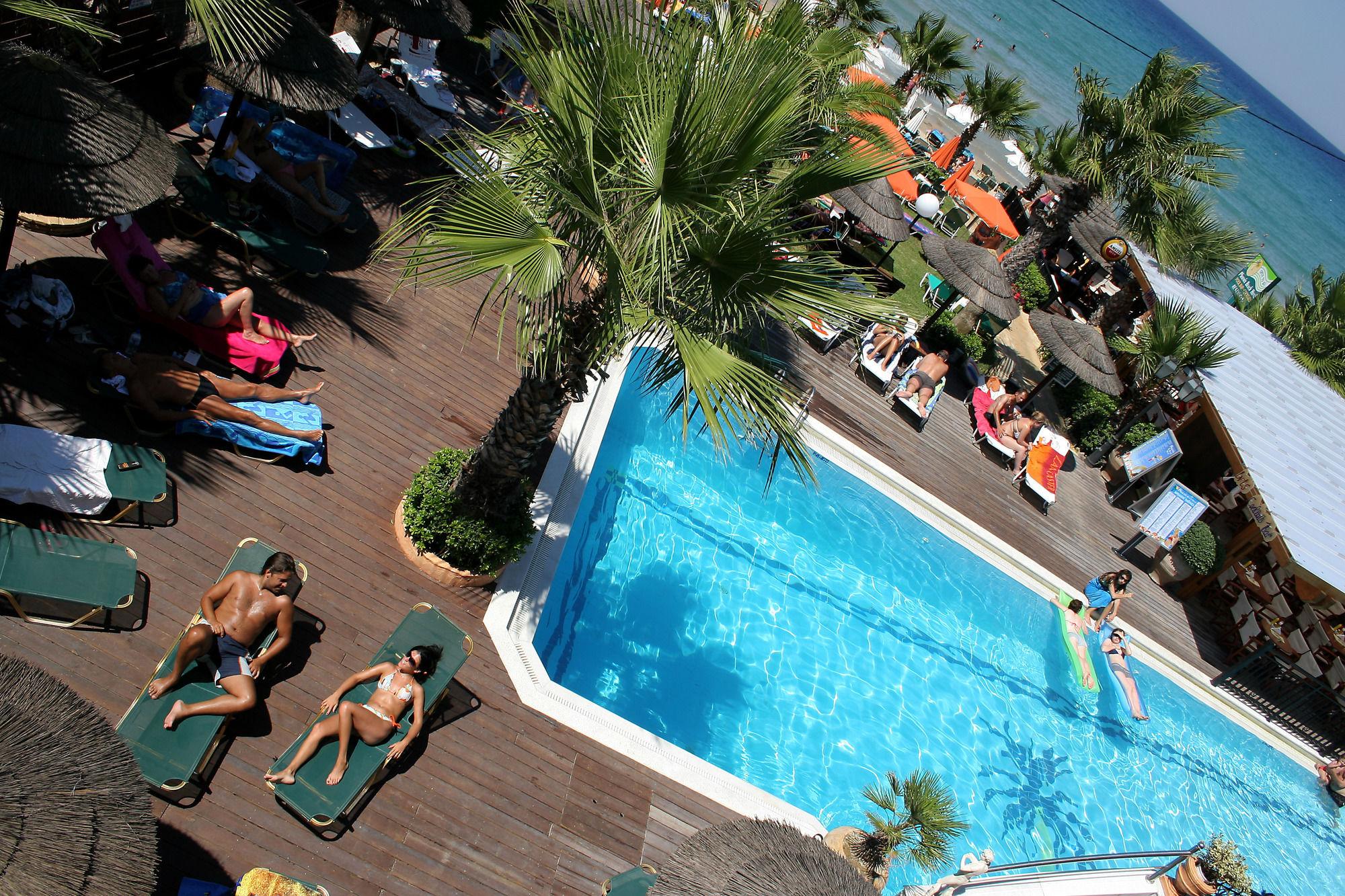 Phoenix Beach 4 *