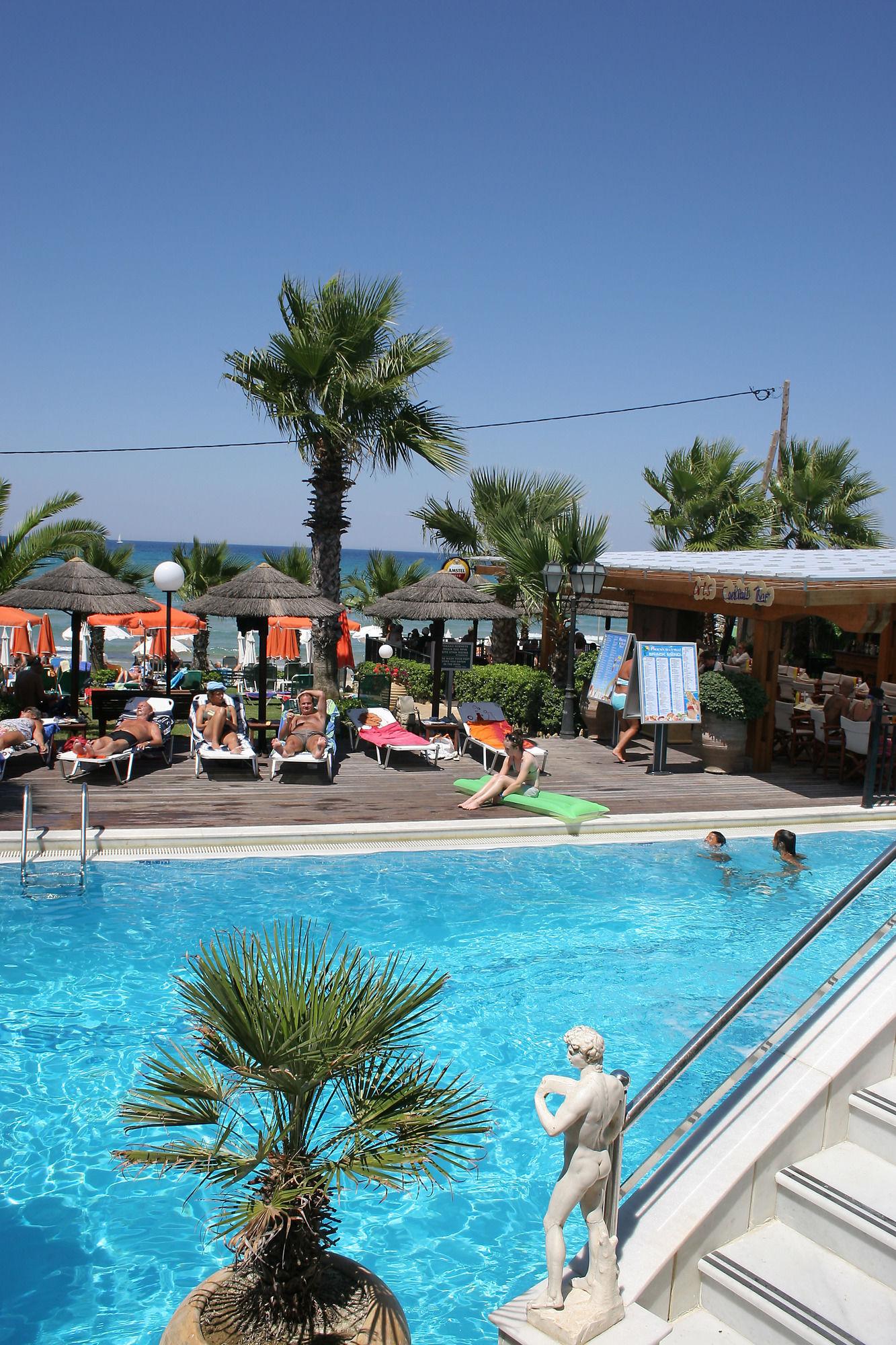 Phoenix Beach 4 *
