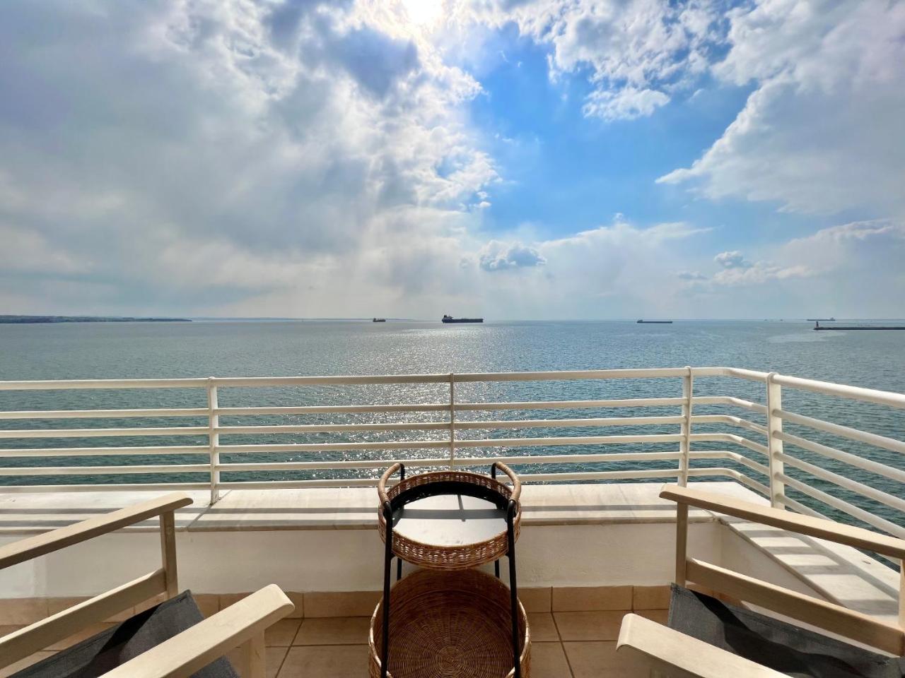 Infinity & Beyond by Halu! - Seafront Apartments, , 