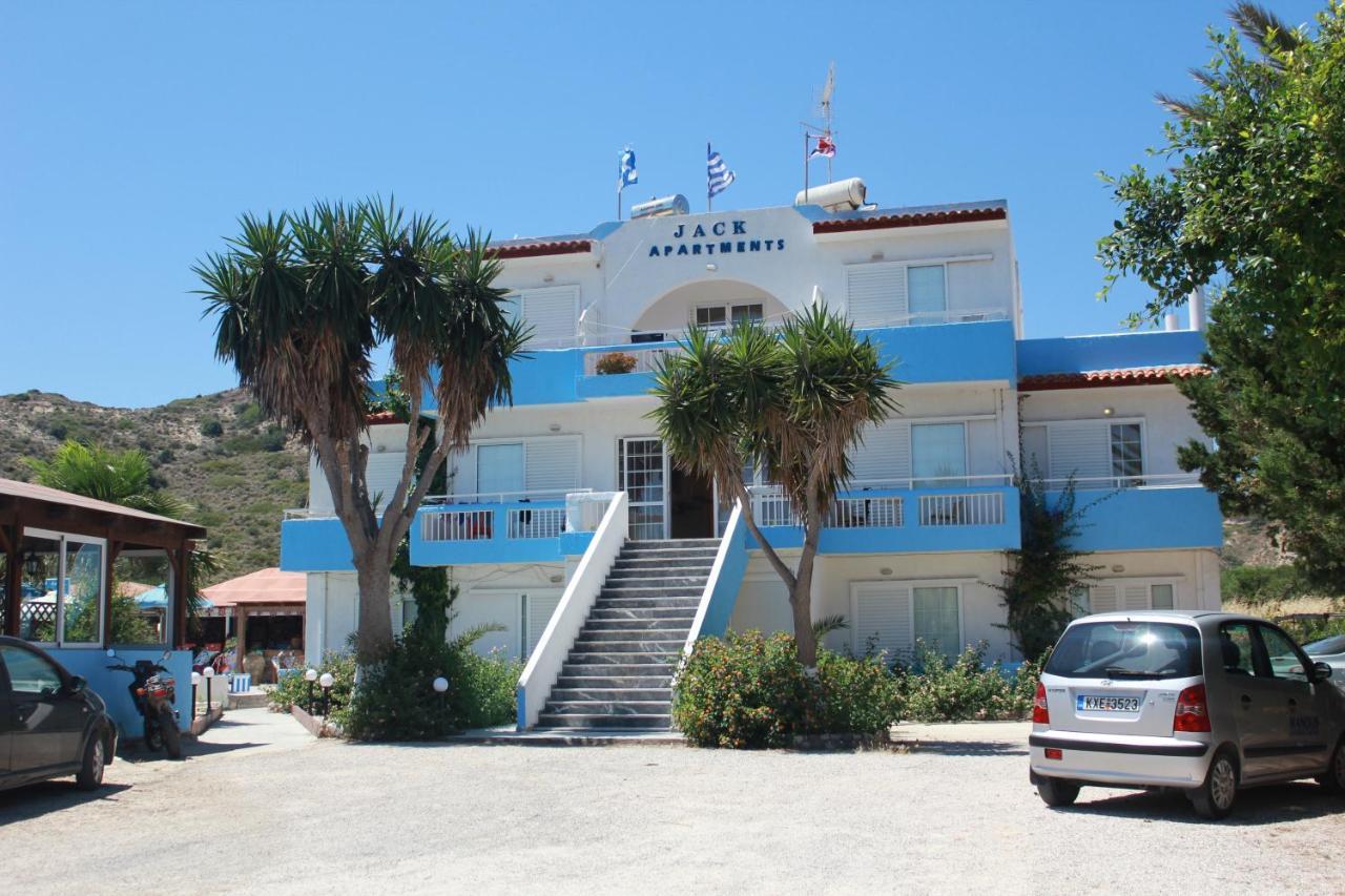 Jack\'s Apartments 3 *
