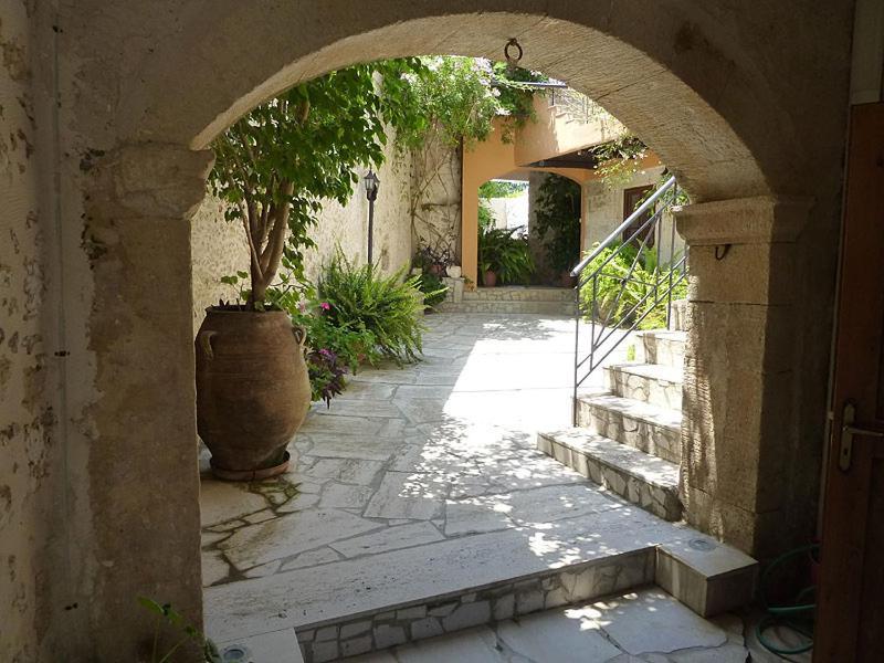 Villa Aimilia  - pic #2