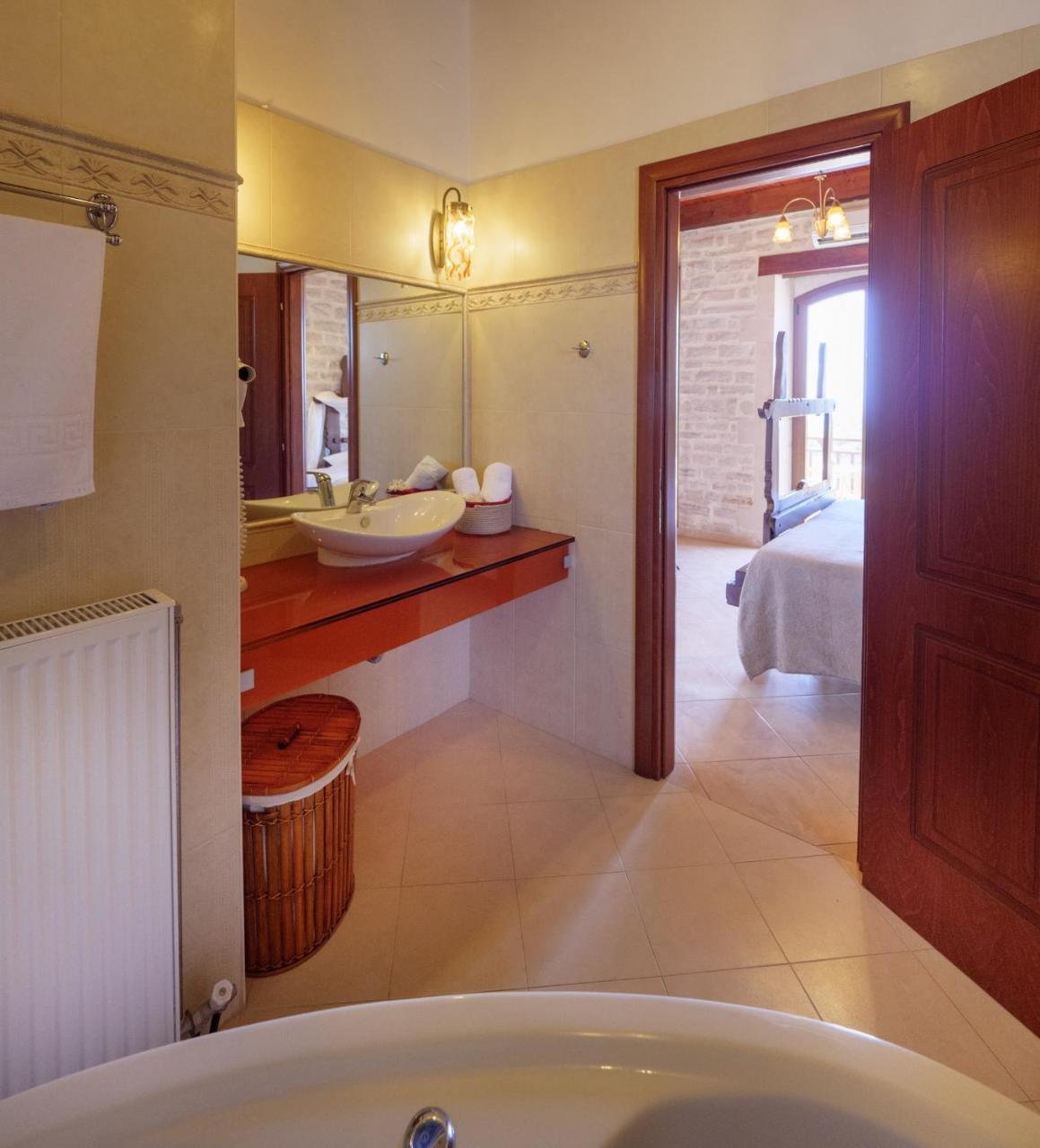 Villa Erofili 4 *