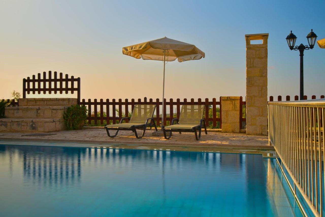 Villa Erofili 4 *