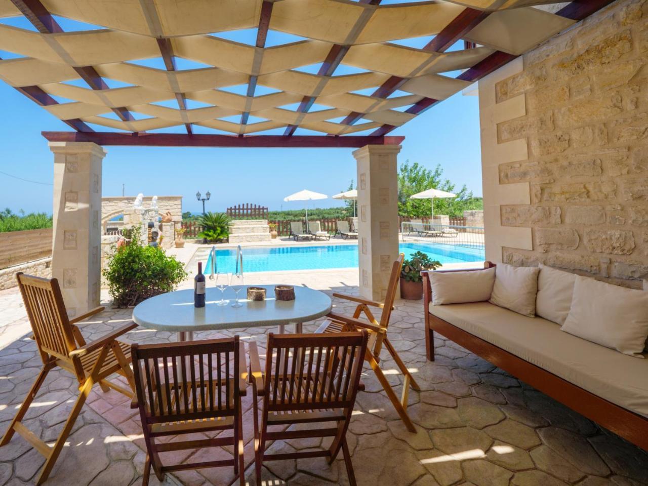 Villa Erofili 4 *