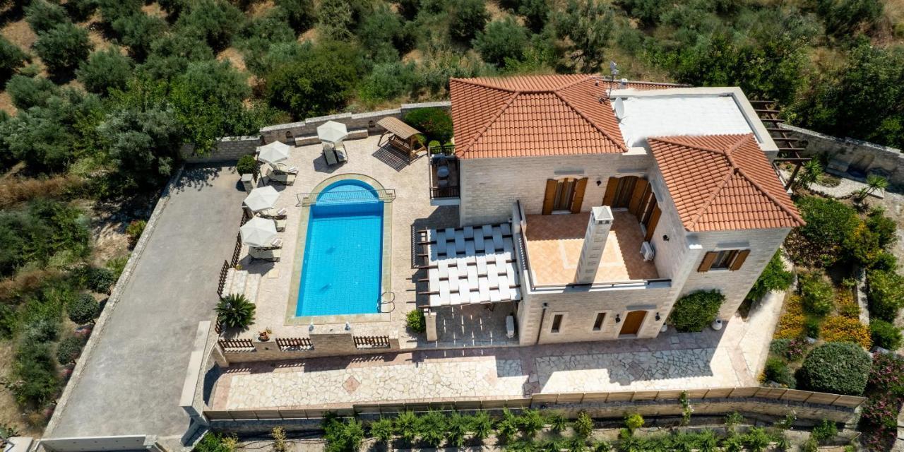 Villa Erofili 4 *