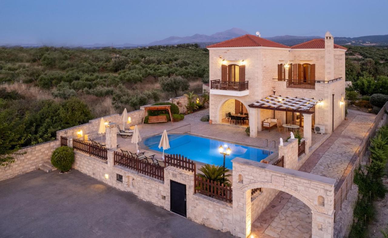 Villa Erofili 4 *