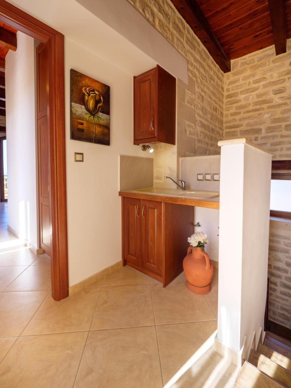 Villa Erofili 4 *