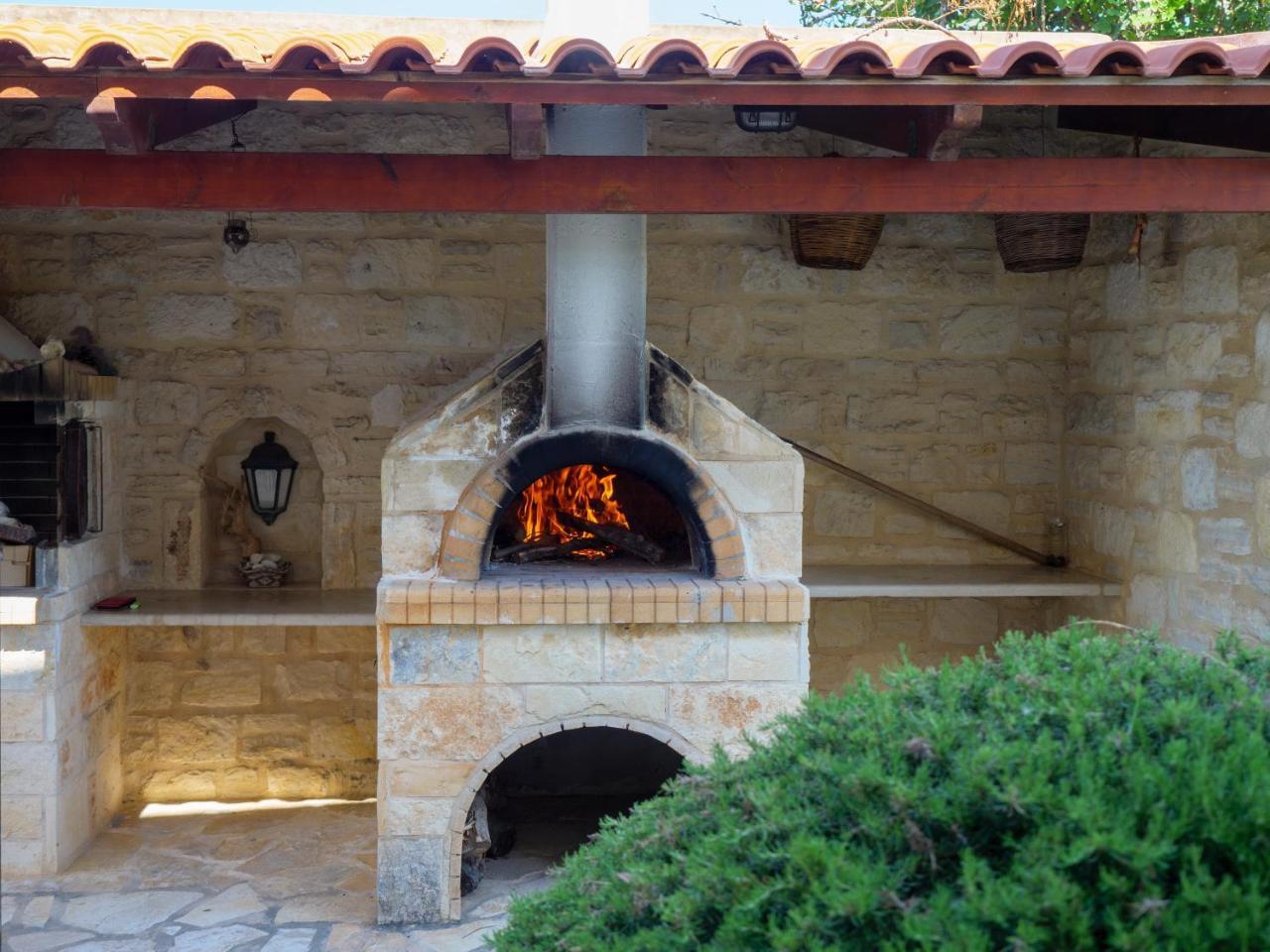 Villa Erofili 4 *
