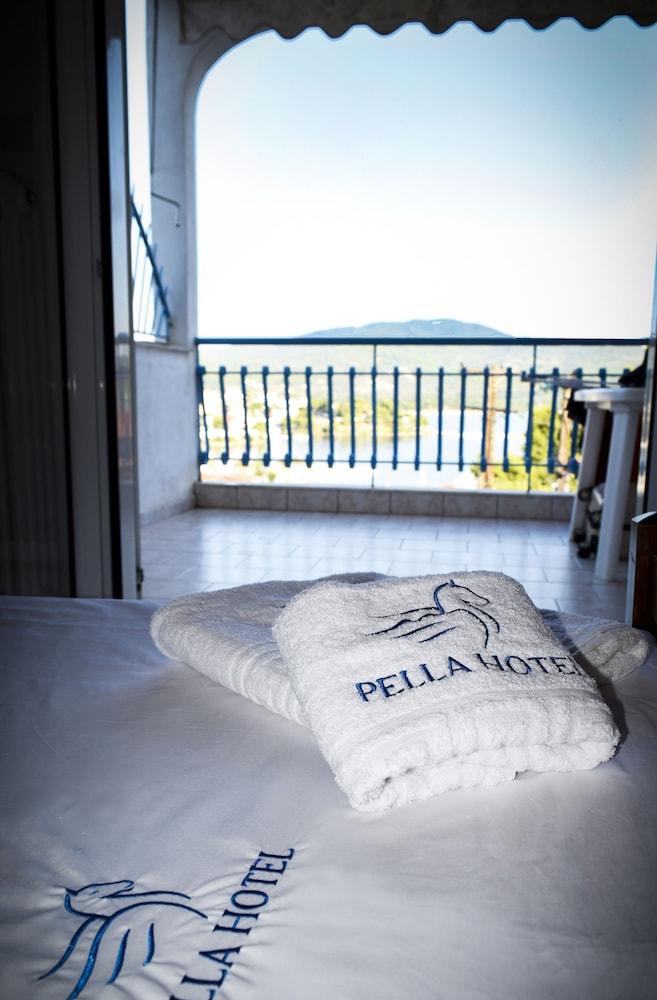 Pella Studios 1 *