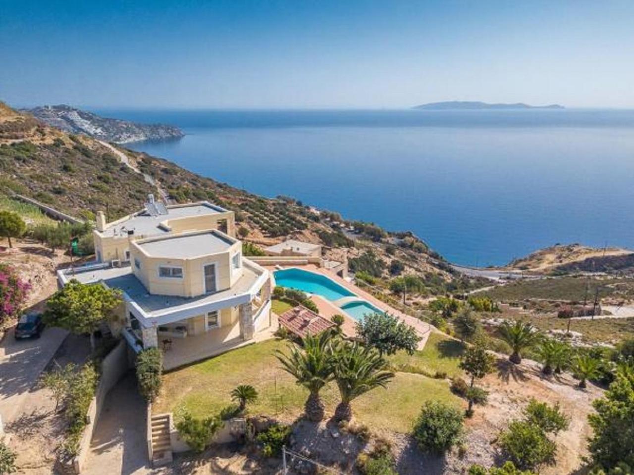Palaiokastro Villas 