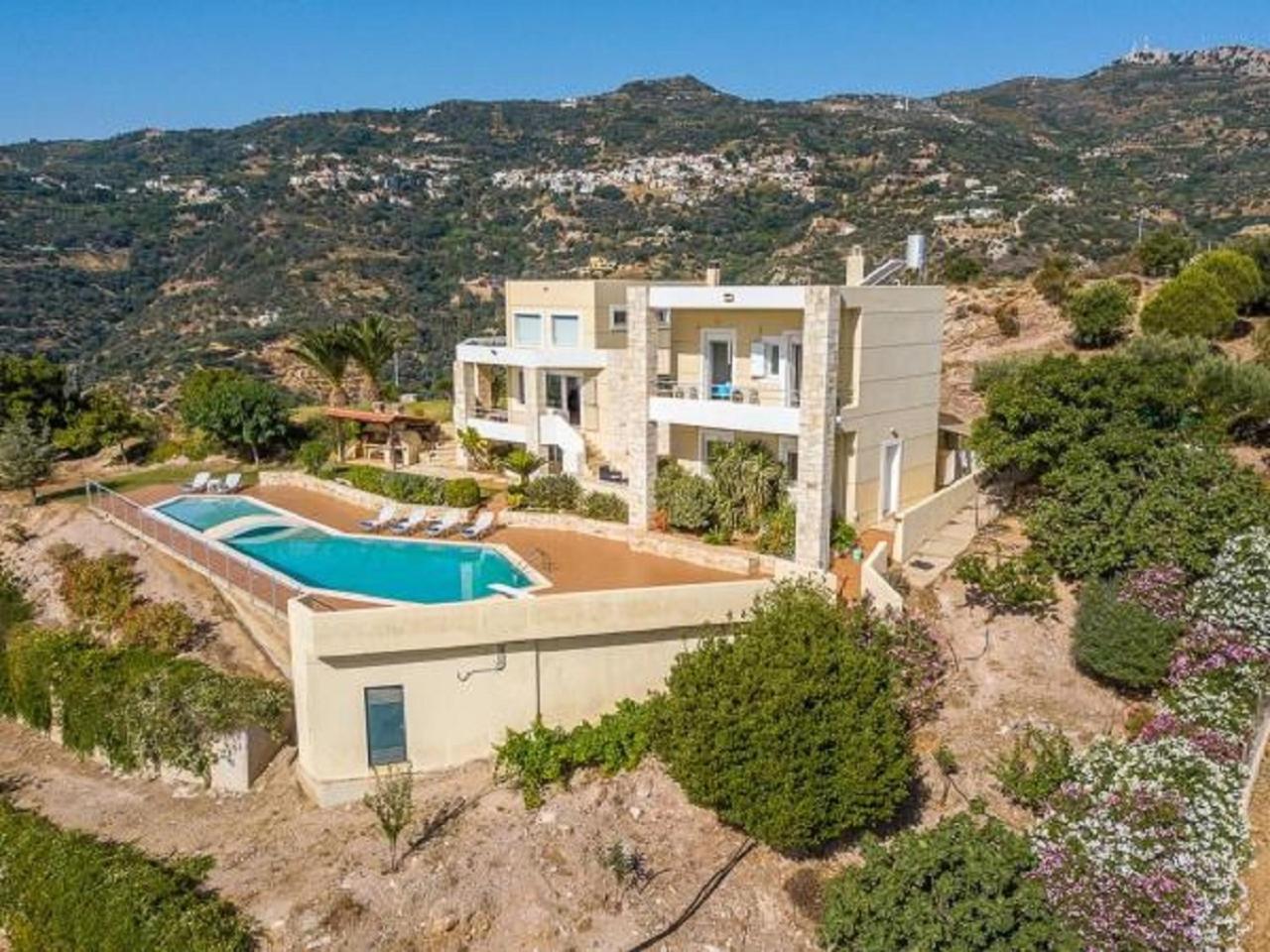 Palaiokastro Villas 