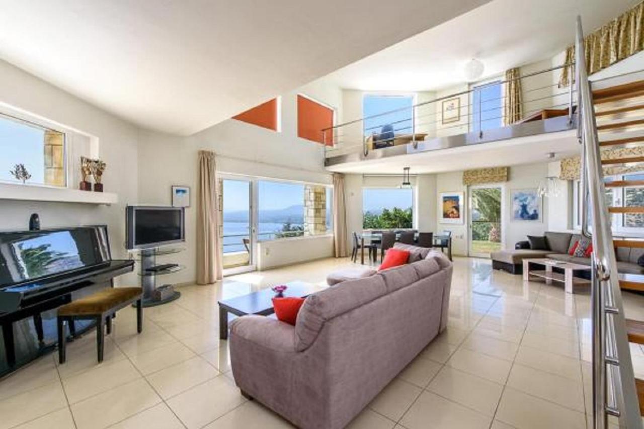 Palaiokastro Villas 