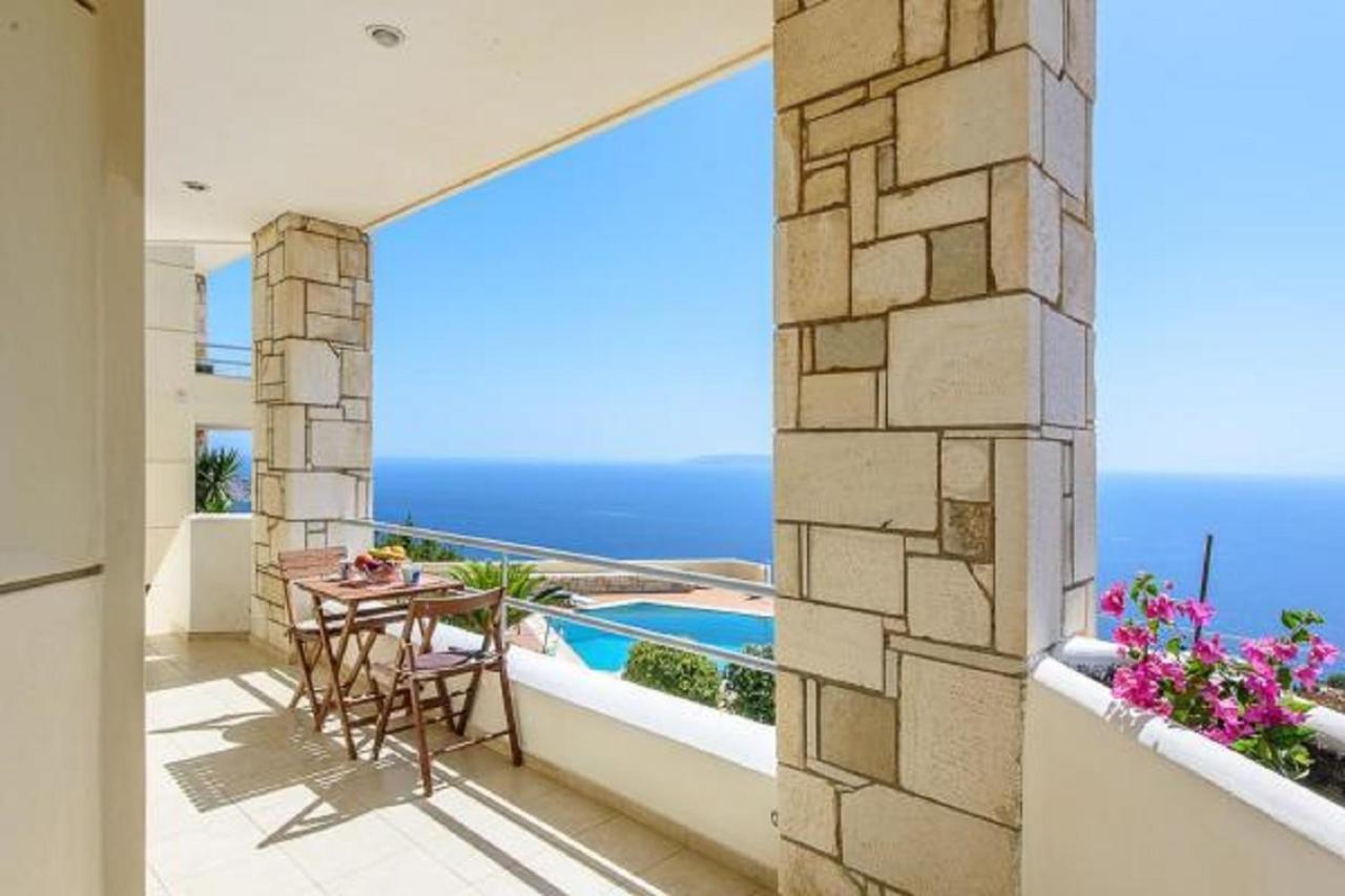 Palaiokastro Villas 