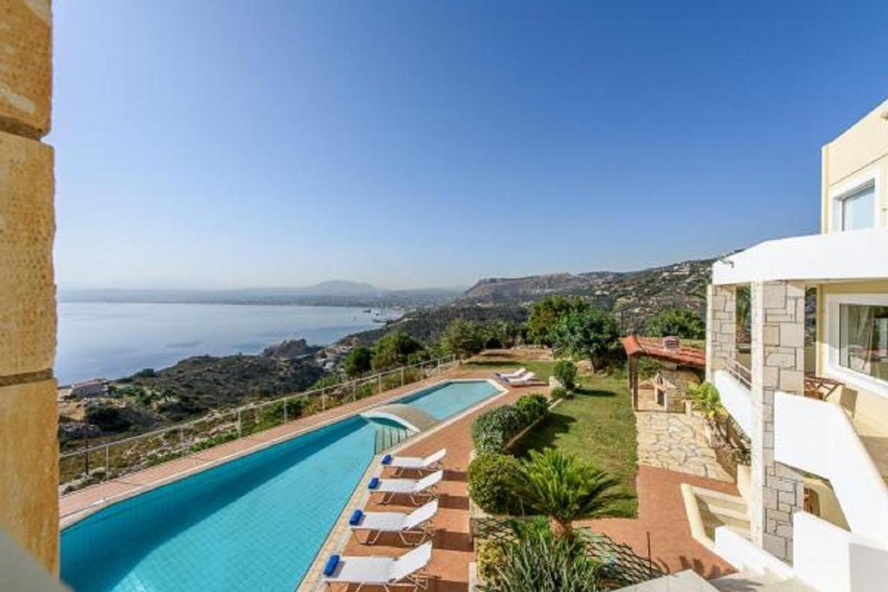 Palaiokastro Villas 