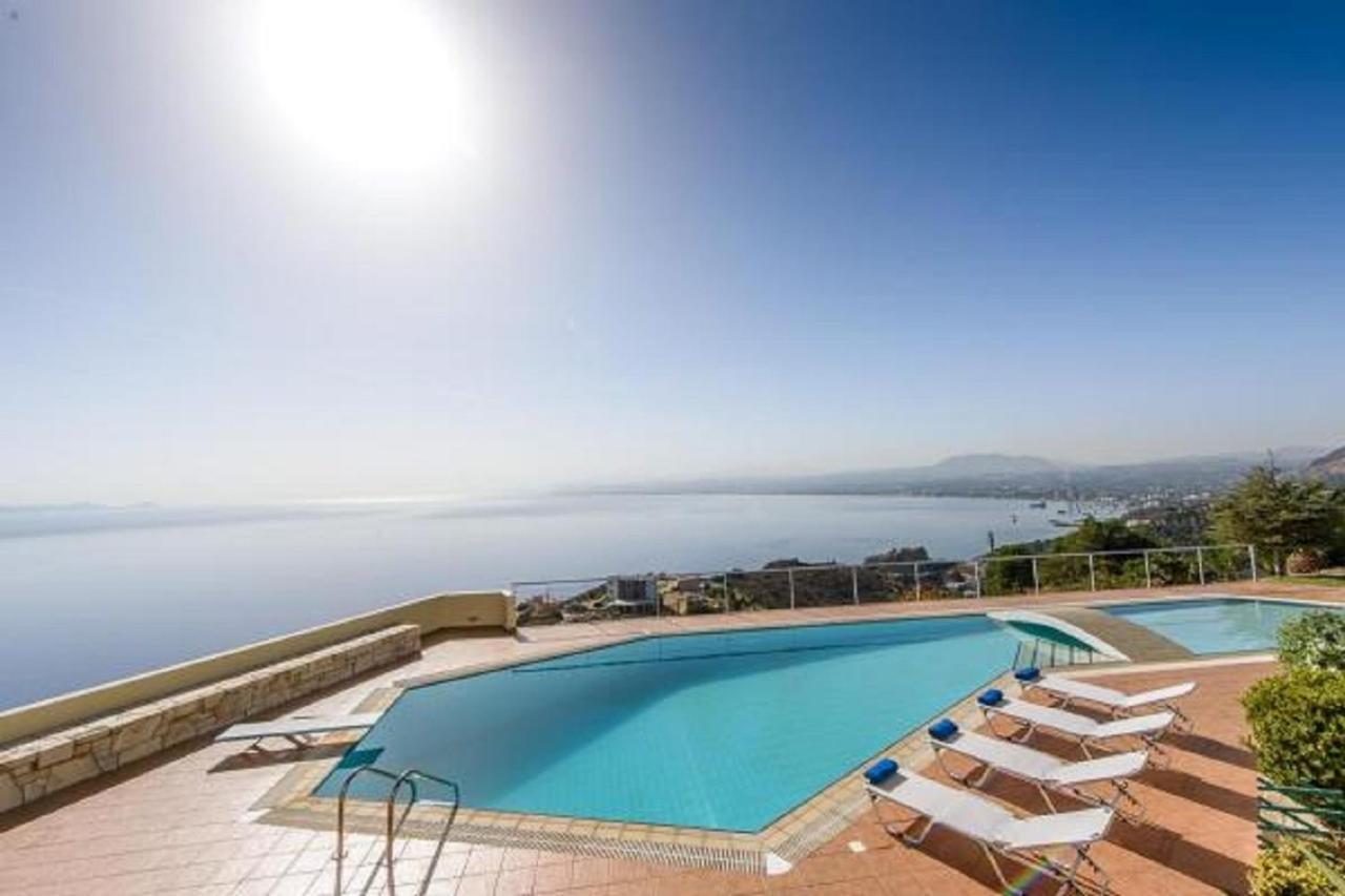 Palaiokastro Villas 