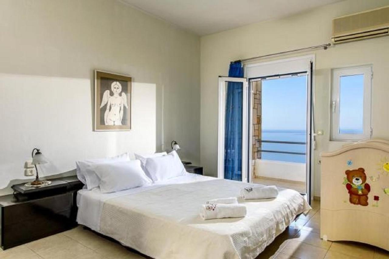 Palaiokastro Villas 