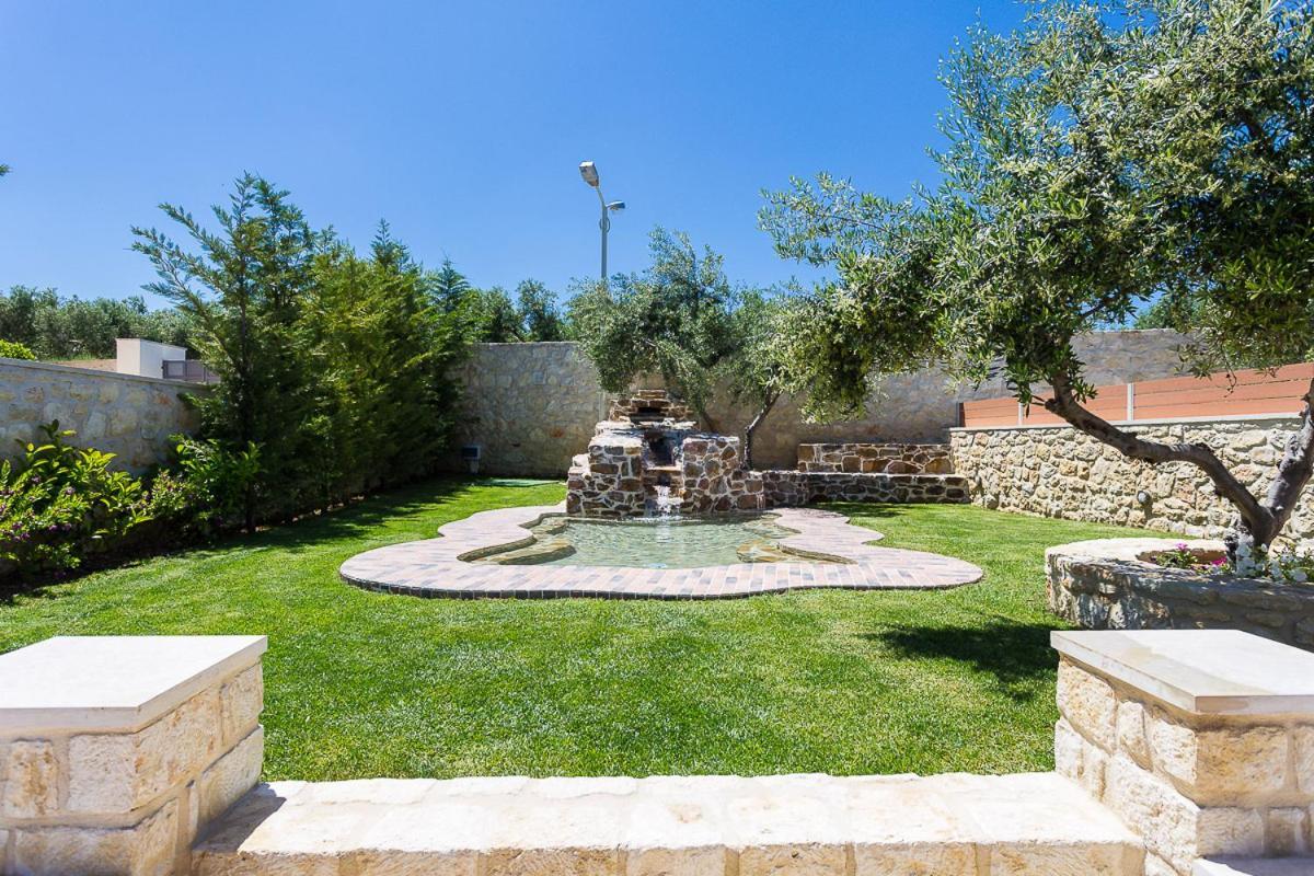 Roupes Villas 