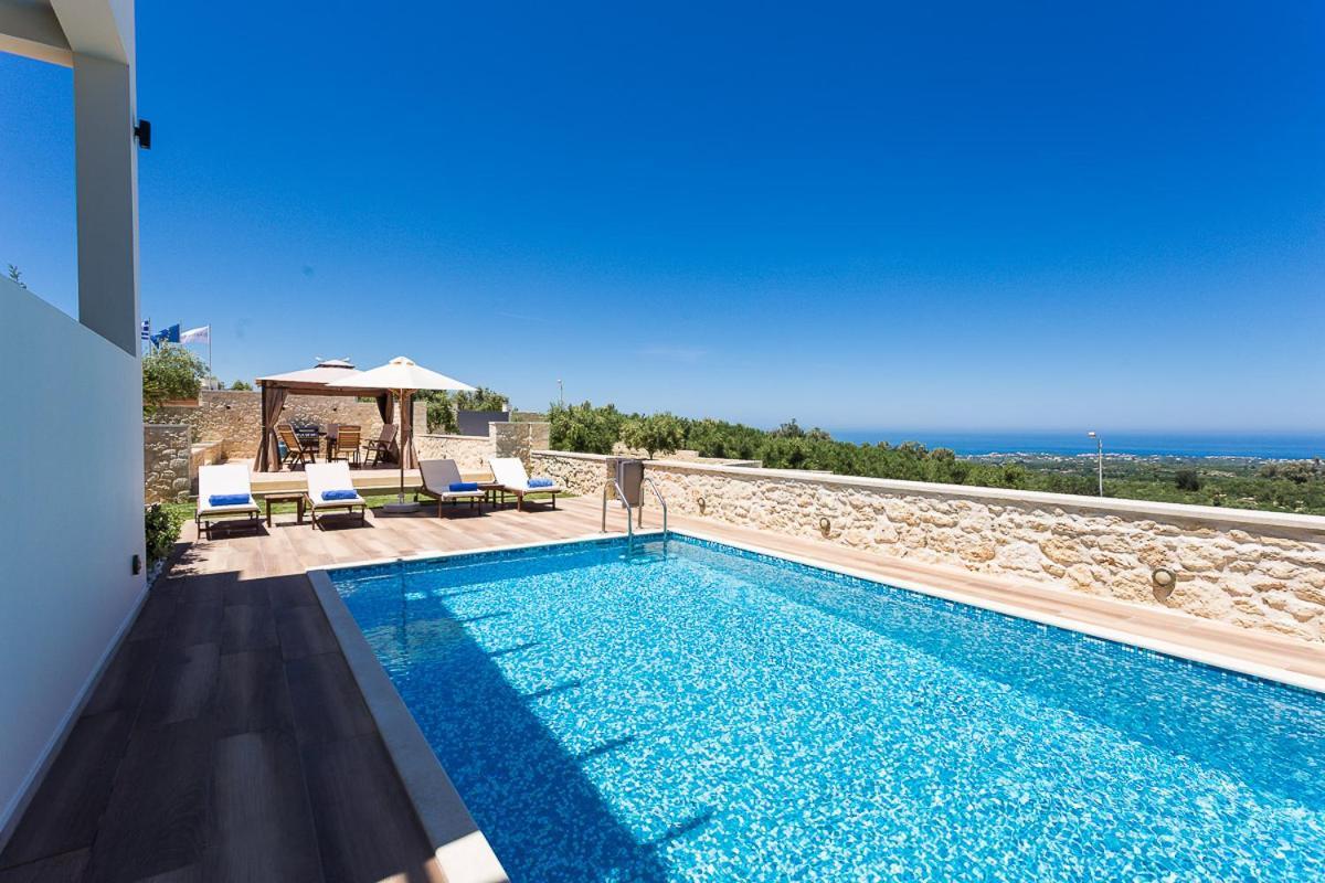 Roupes Villas 