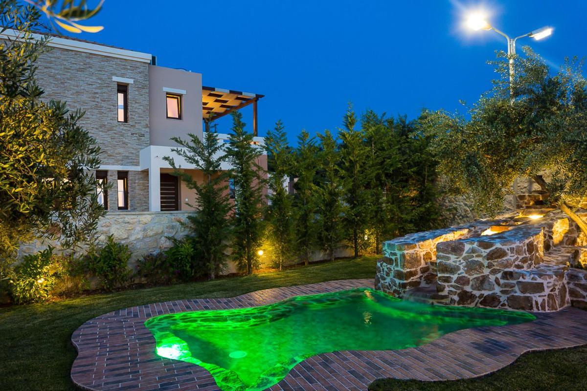 Roupes Villas 