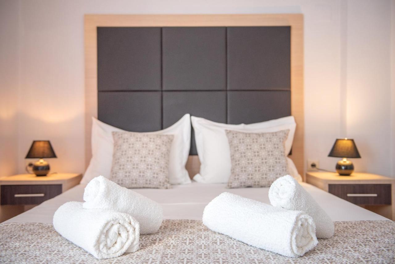 Christof Studios & Rooms 2 *