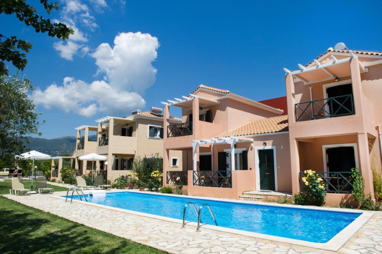 Heliotropia Houses 