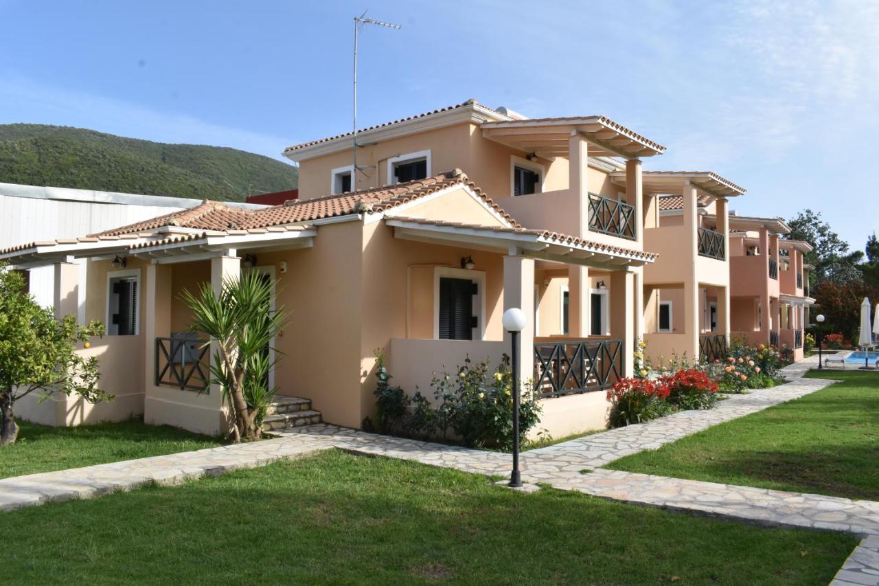 Heliotropia Houses 