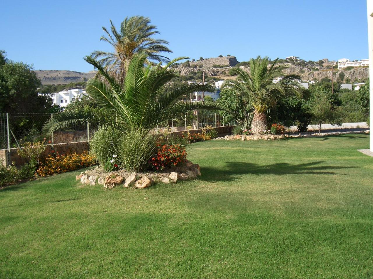 Sifis Studios Pefkos 