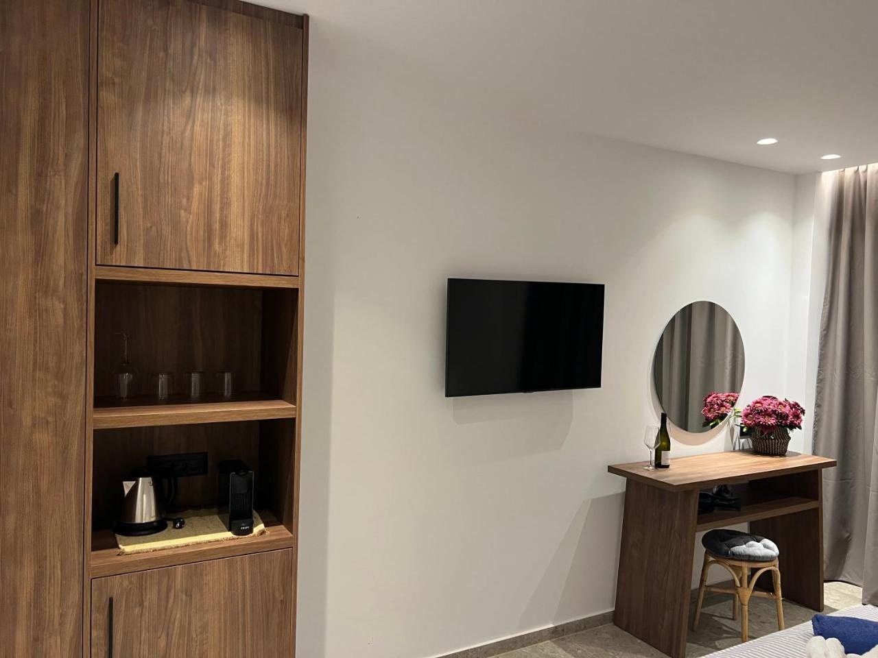 Johannes Boutique Apartments & Suites 1 *