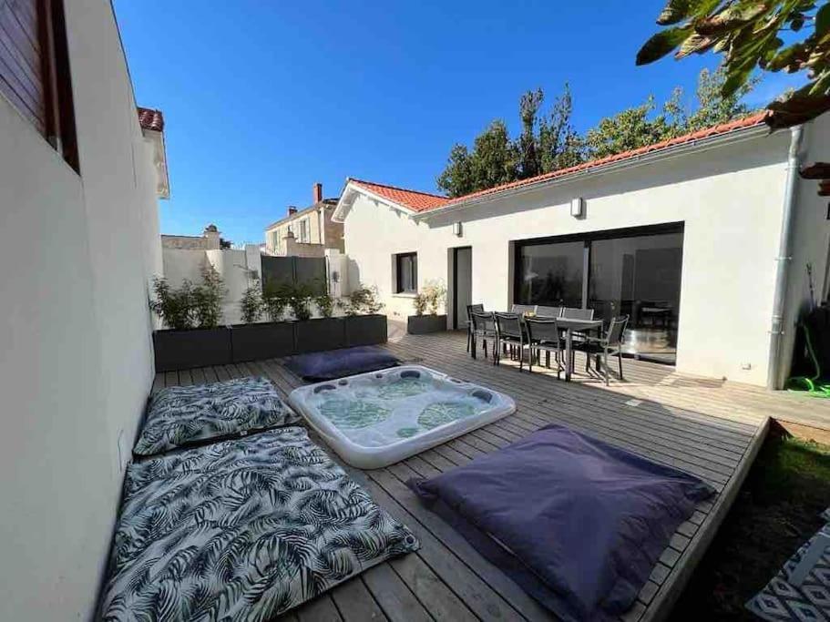 Maison T4 Climatisee Avec Jacuzzi a Lagord em Lagord
