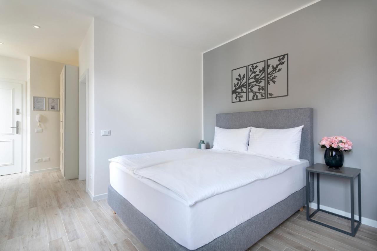 Kinsky Garden Apartments and Suites by Dwellfort