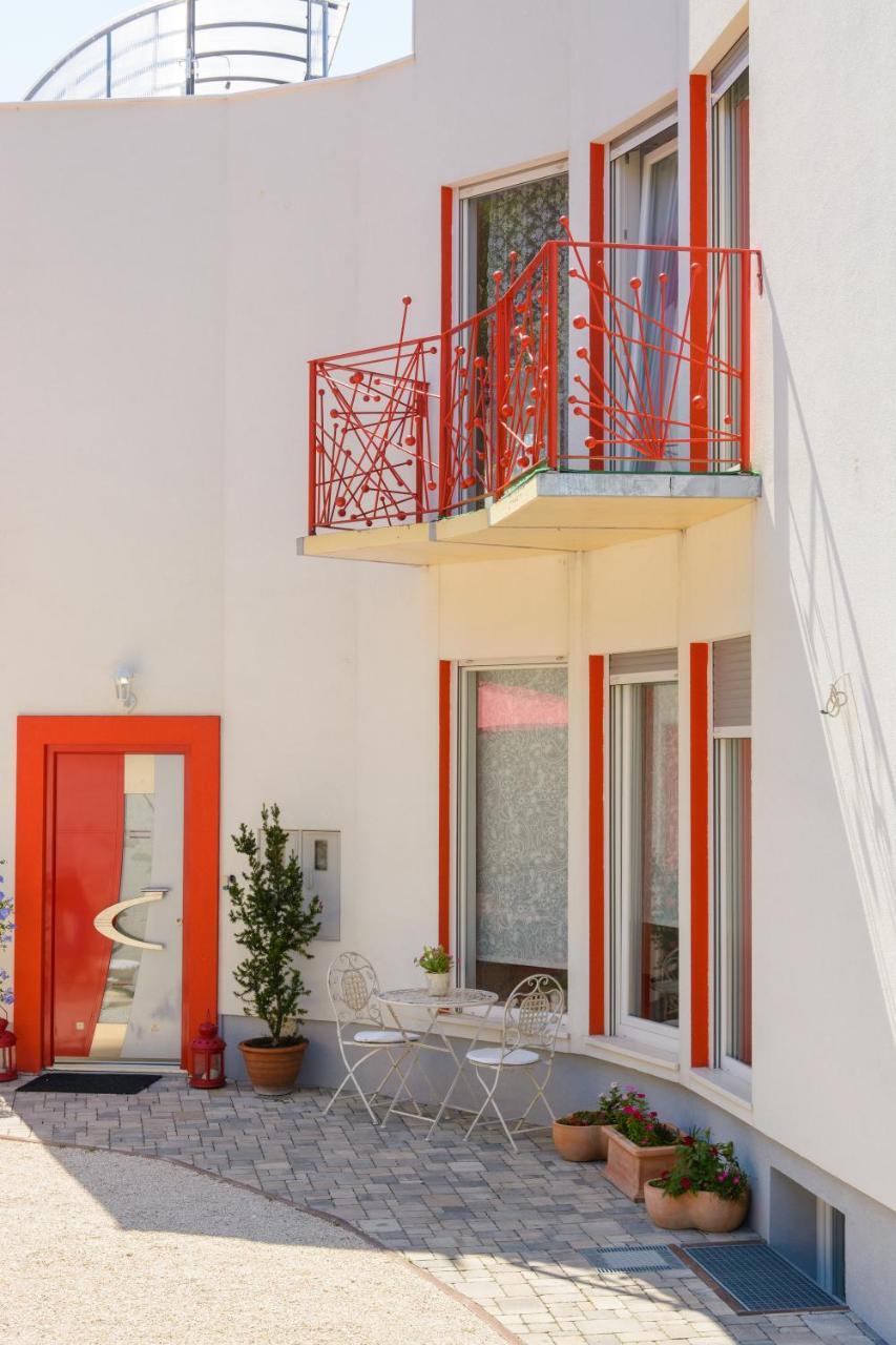 Domus Apartments