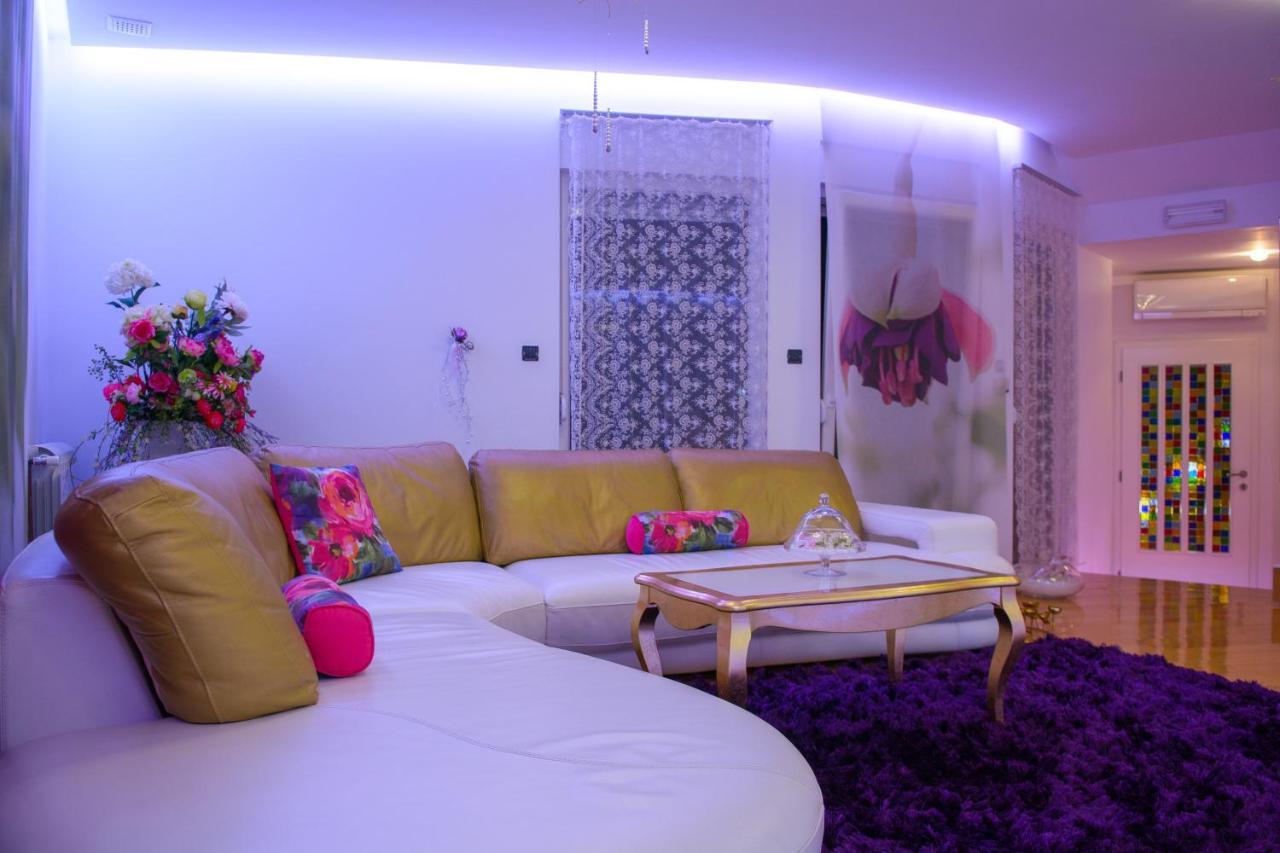 Domus Apartments