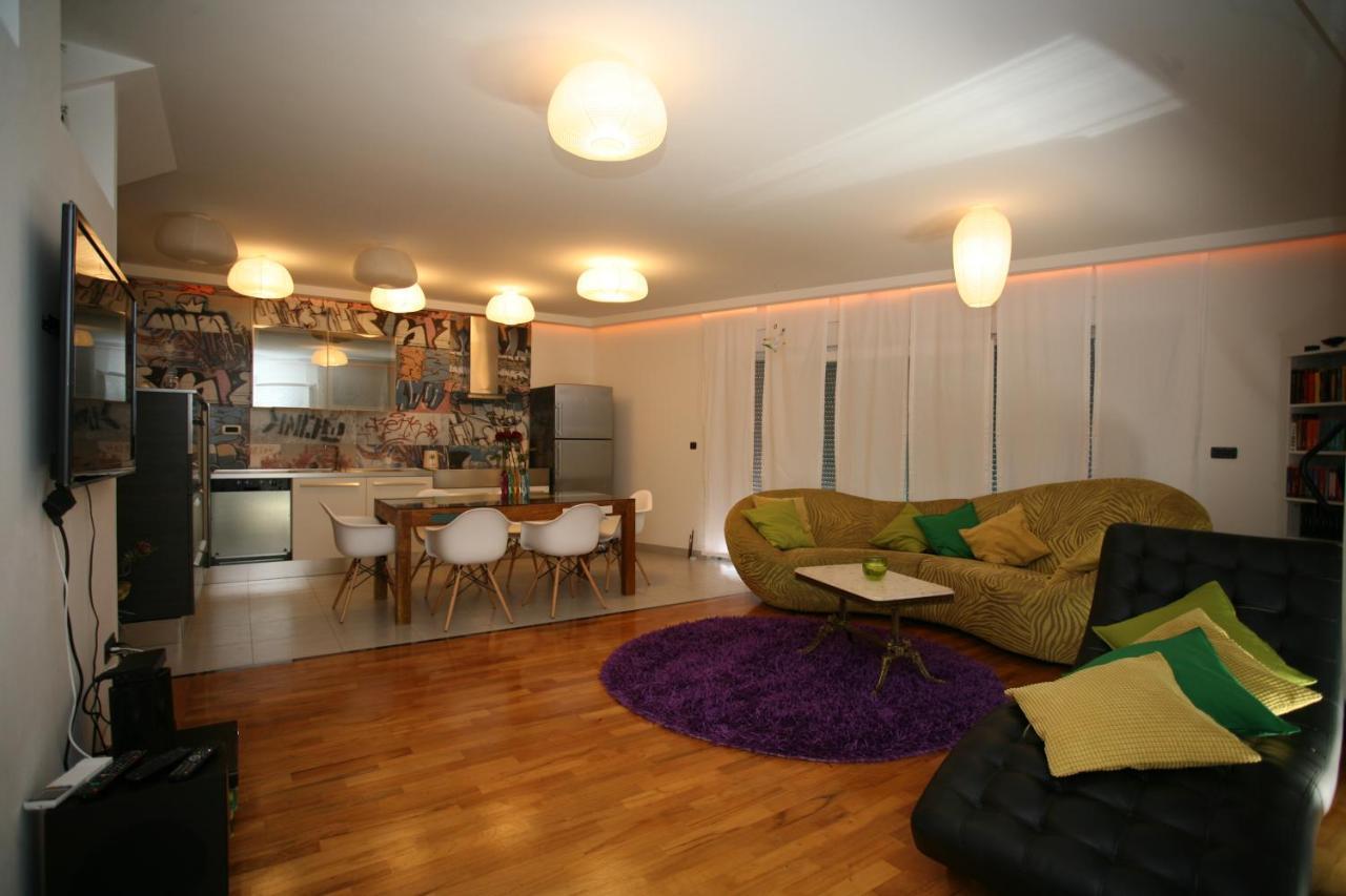 Domus Apartments