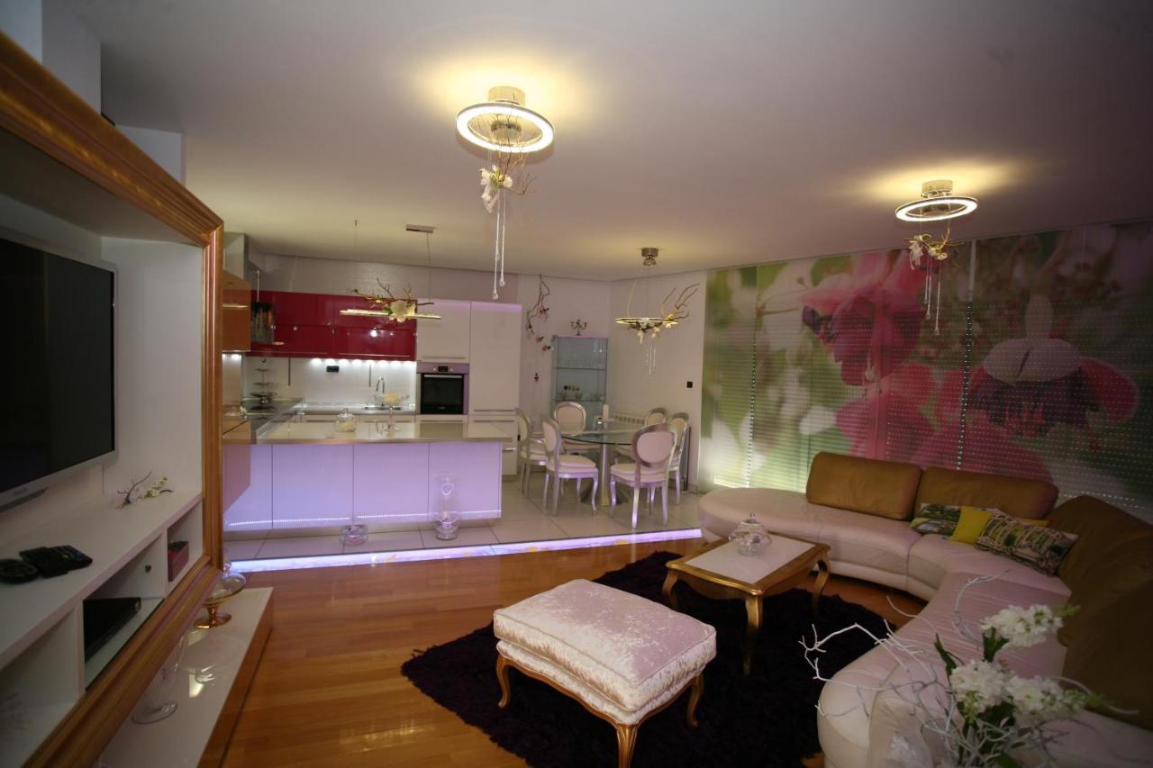 Domus Apartments
