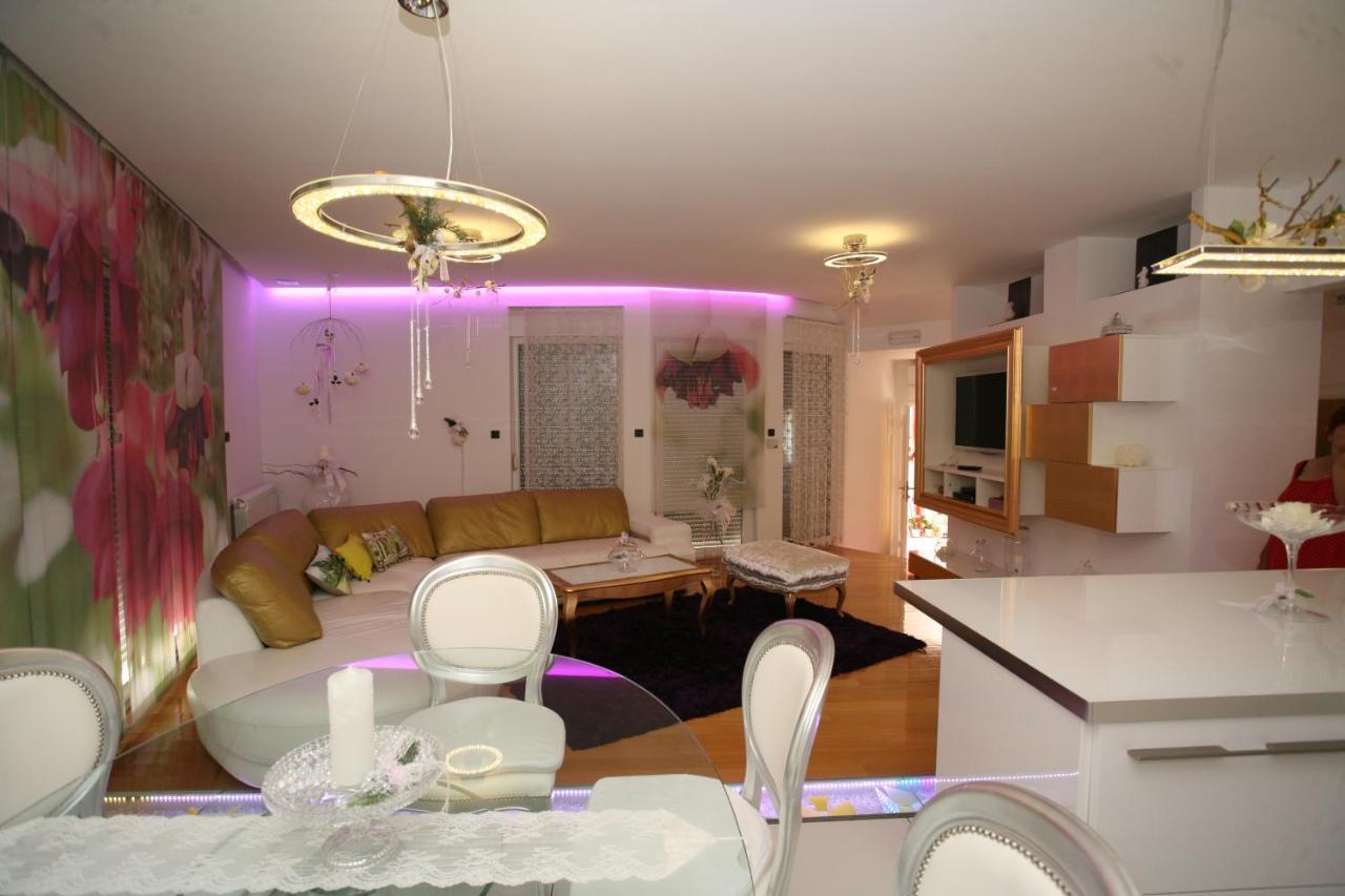 Domus Apartments