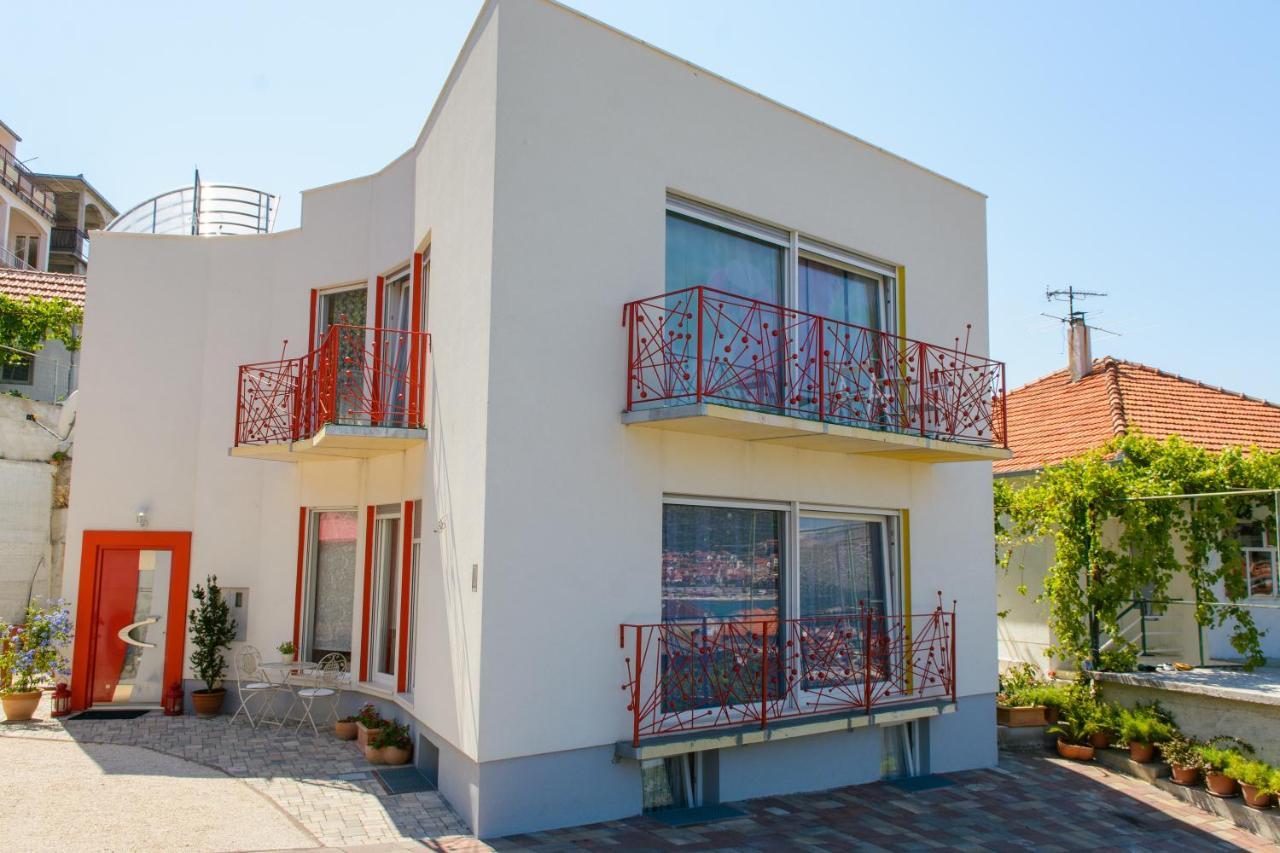 Domus Apartments