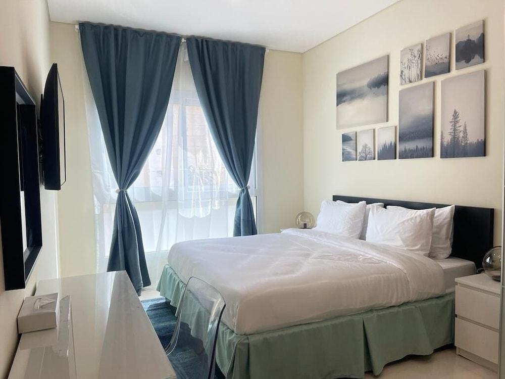 Al Manzil Residence & Suites