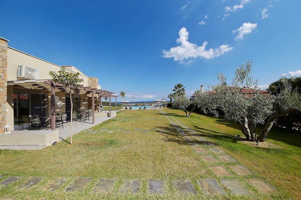 Flamingo View Suites