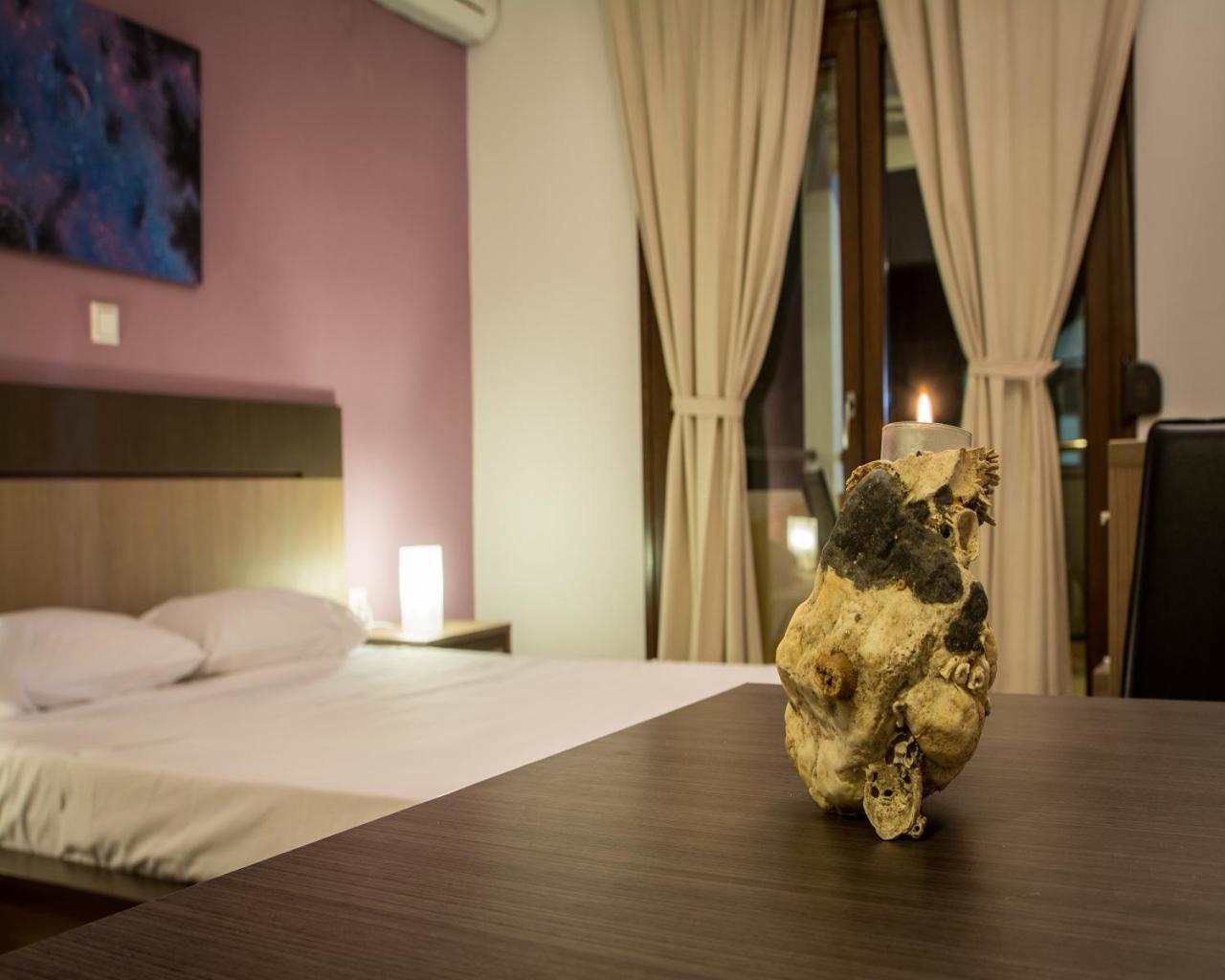 Dafni's Seaside Luxury Studios