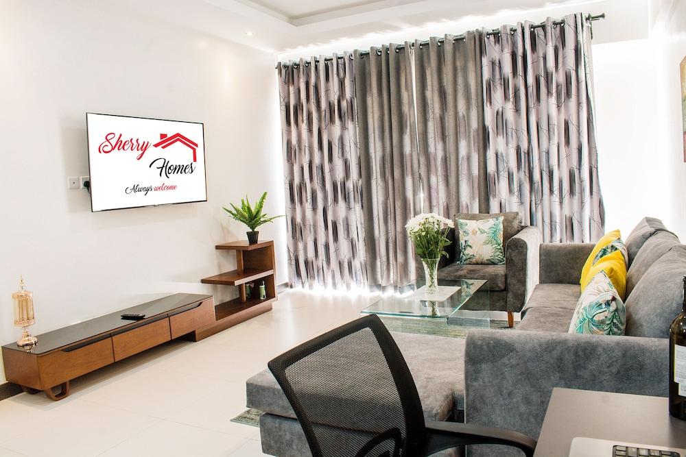 Modern Living 1 Br - Gym & Pool - Near Yaya