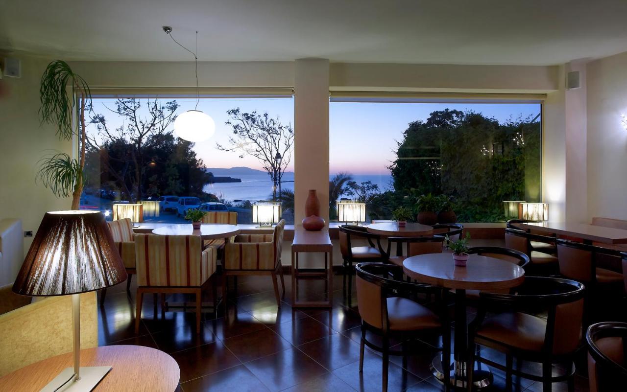 Irida Hotel 3 *