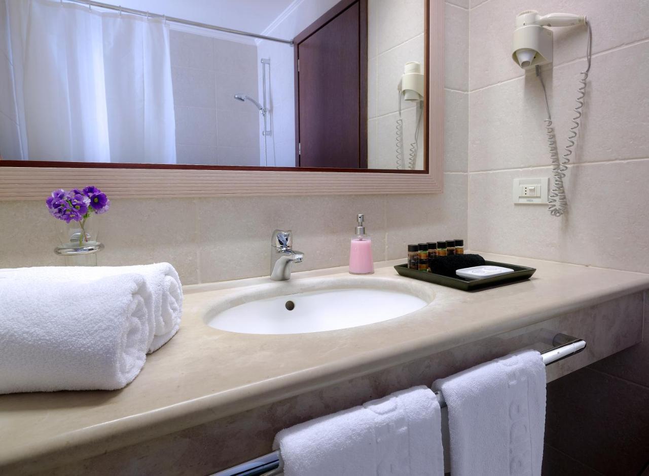 Irida Hotel 3 *